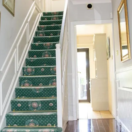 Luxury 6 Bedroom House *