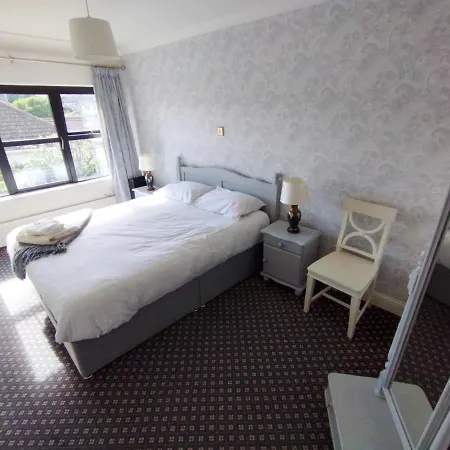 Luxury 6 Bedroom House Holiday home *