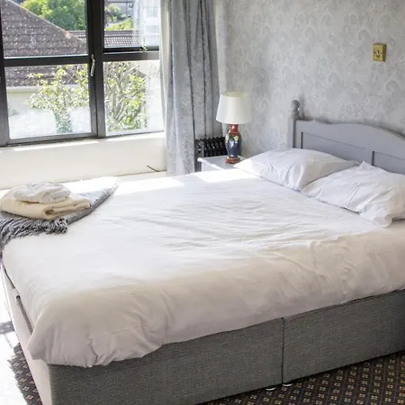 Luxury 6 Bedroom House Galway
